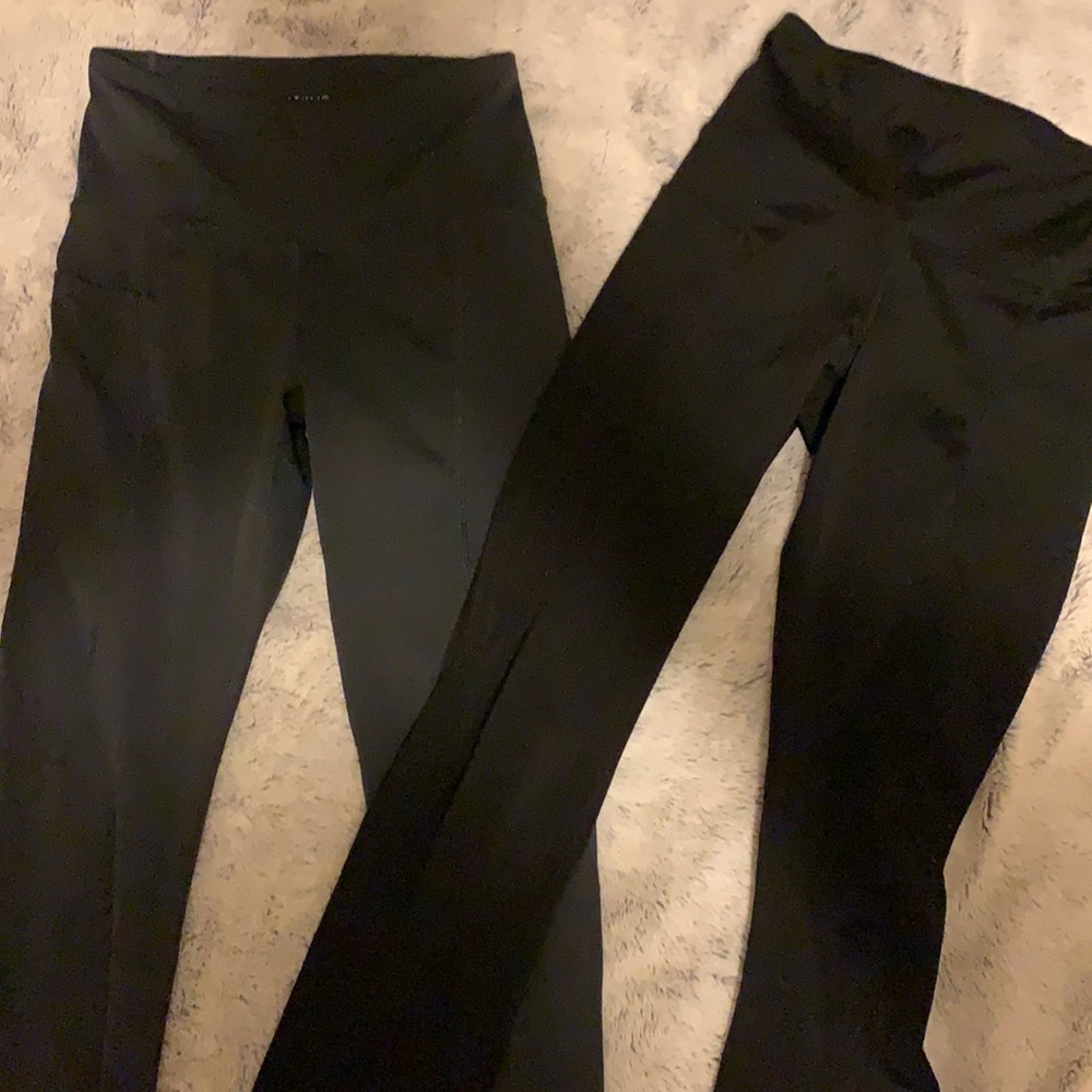 set of two leggings